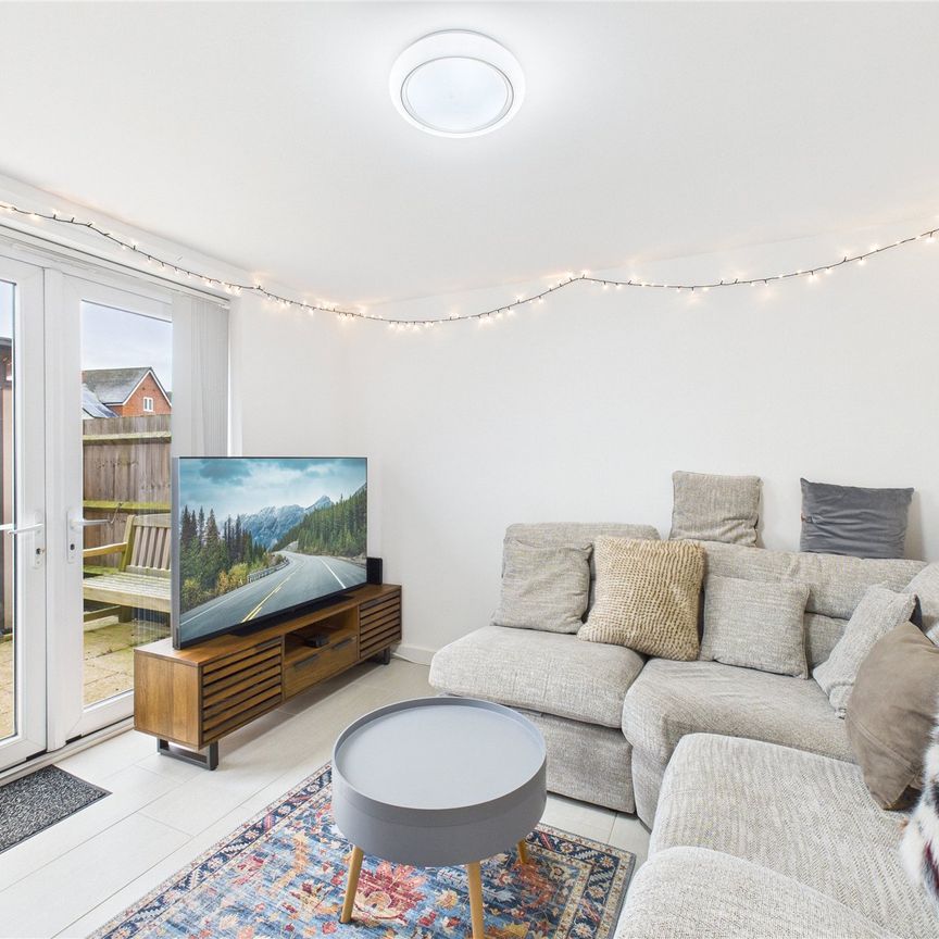 Nightjar Close, Farnborough Nightjar Close, Farnborough - Photo 2