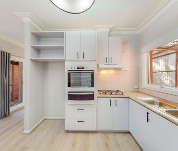 A Secluded Neighbourhood Gem - Photo 5