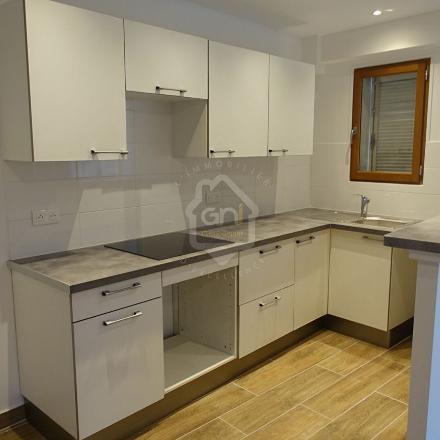 Buc -RDC 2 pièces 49 m² avec terrasse, - Photo 1