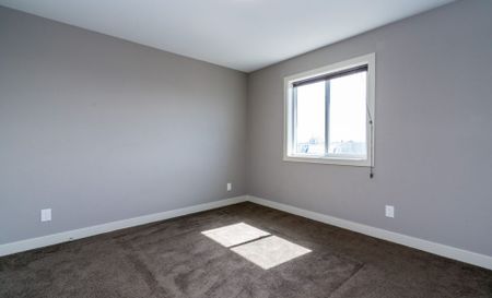 35 Cambridge Way, Steinbach, MB - Photo 4