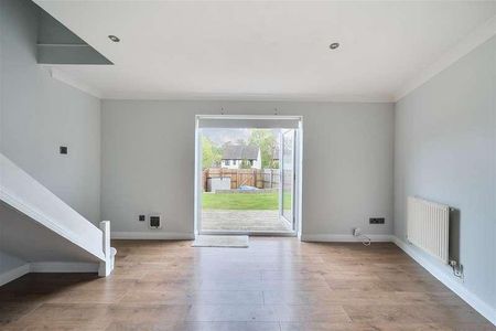 Camilla Close, Bulford, Salisbury, SP4 - Photo 4