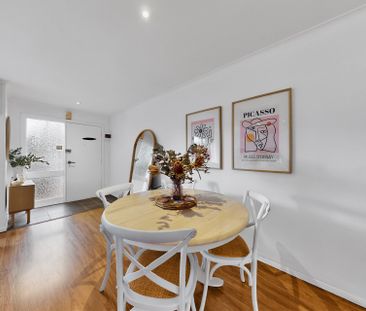 Effortless Living with Modern Appeal - Photo 5