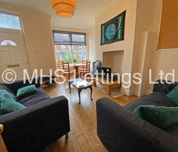 3 Bedroom Mid Terraced House for rent in Beechwood View - Photo 1