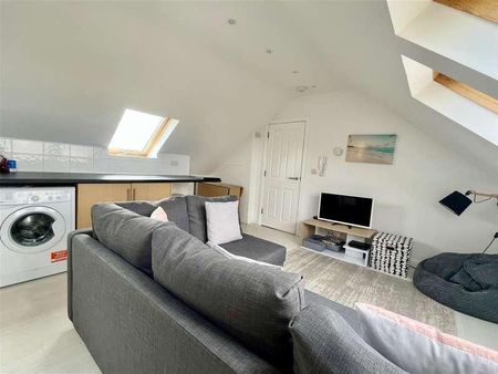 Chegwin Court, Newquay, TR7 - Photo 2