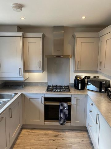 3 bedroom terraced house to rent - Photo 5