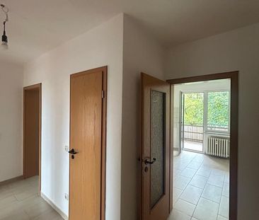 Ruhige Drei Zimmer Wohnung mit Balkon in Oberhausen zu vermieten - Foto 1
