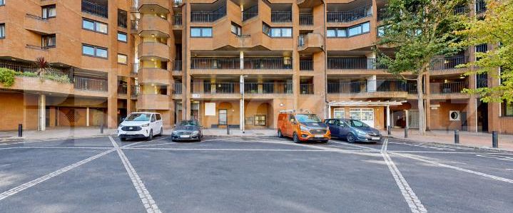 A well-presented two bedroom apartment available to rent in Ashburnham, SW10 - Photo 1