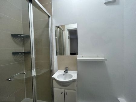 Burnside Road, Chadwell heath, RM8 1XD, Property for rent - Photo 5