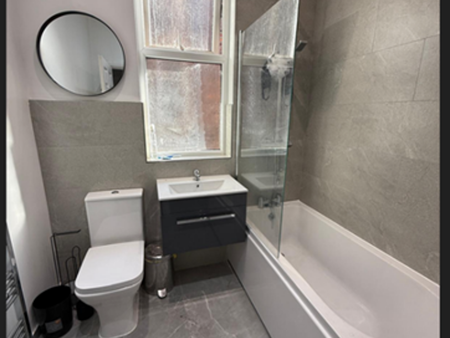 Tatton View Room 6 - Purple - Photo 5