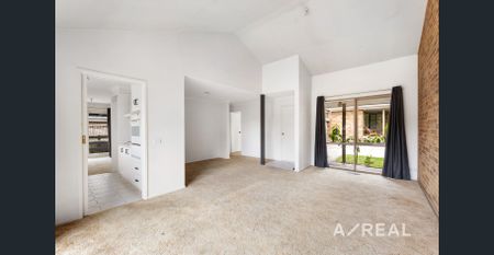 Comfortable and Convenient Living in a Prime Blackburn Location - Photo 2