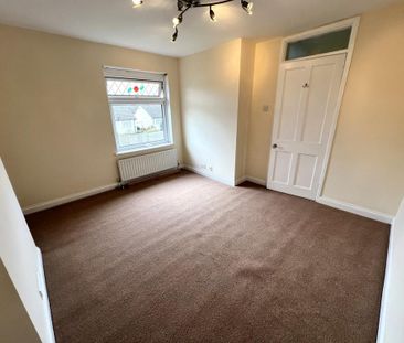 3 bedroom end of terrace house to rent - Photo 5