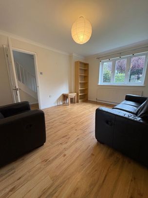 3 Bed Detached House, Grange Park, BS9 - Photo 1