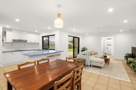 Spacious Family Home With Large Yard - Photo 2