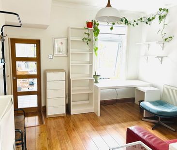 1 Bed Flat, Lennard Road, SE20 - Photo 3