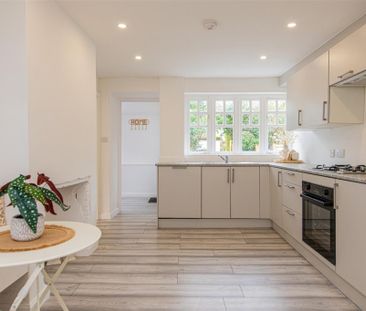 2 bed House - Mid Terrace To Let - Photo 6