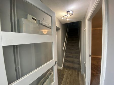 Victoria Grove, Leeds, Horsforth - Photo 2