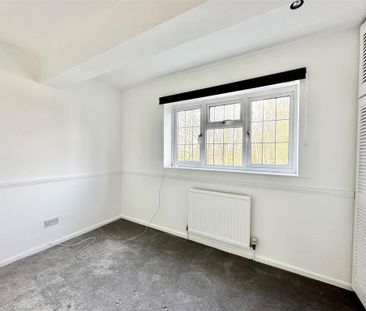 4 bedroom detached house to rent - Photo 4