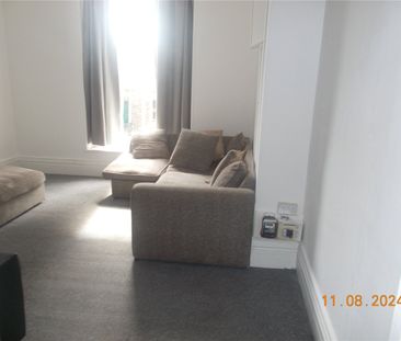 Student Properties to Let - Photo 2