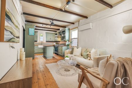 Open the Door to Coastal Charm and Character in Port Noarlunga - Photo 4