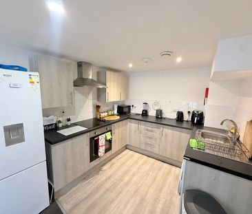 Newton Road, Yeovil, Somerset - Photo 2