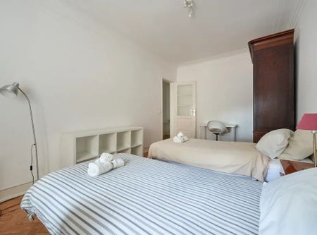 Alameda Dom Afonso Henriques, Lisbon, Lisbon 1900-181 - Photo 5