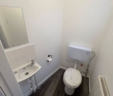 2 Bed Terraced House, Thurgarton Avenue, NG2 - Photo 5