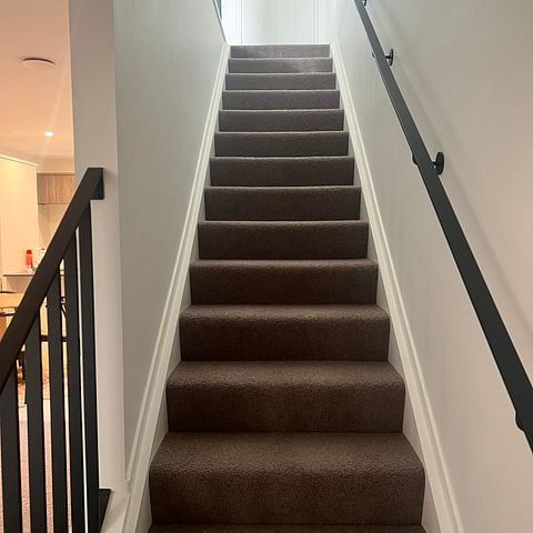 Stunning home in prime location ready to move in - Photo 1