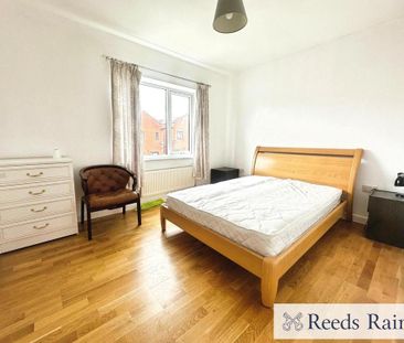 3 bedroom terraced house to rent - Photo 3