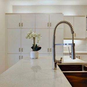 APPARTEMENT HAUT DE GAMME- OUTREMONT ADJ. - Photo 2