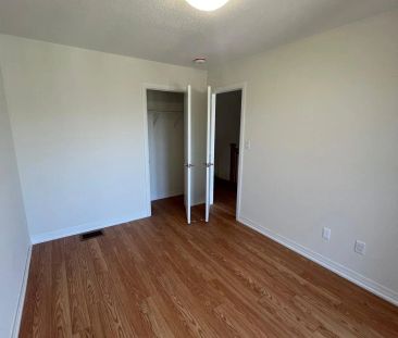 Condo Townhouse For Lease | S9363127 - Photo 1
