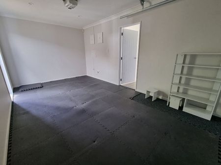 Nice and Clean 4-bedroom house in Massey - Photo 5
