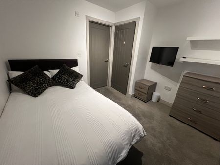 287 Dawlish Road - Photo 3