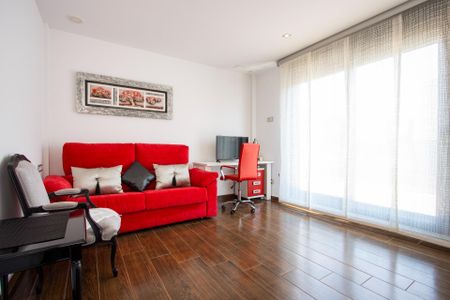 REF.7729 — Luxury Villa with Private Pool 500 Metres from the Sea - Photo 2