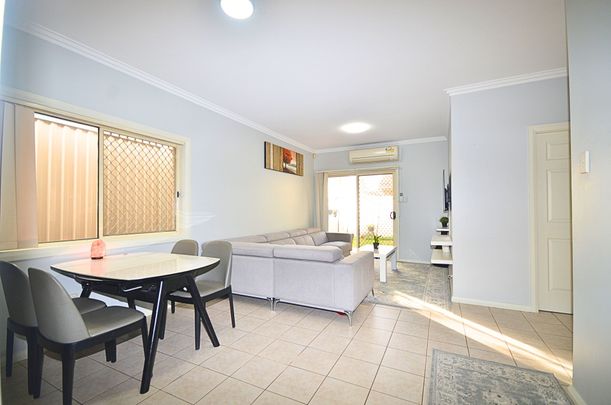 2 Bedroom Villa in Handy Location!!! - Photo 1