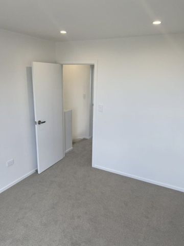 127 Luke Street, Otahuhu - Photo 3