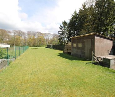 Recente halfopen bebouwing met ruime tuin, terras en garage - Foto 4