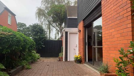 TOWNHOUSE TWO BEDROOMS - PRIME LOCATION - Photo 5