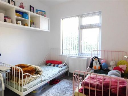 3 bedroom Maisonette to rent - Photo 4