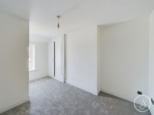 Cheltenham Mount, Harrogate - Photo 1