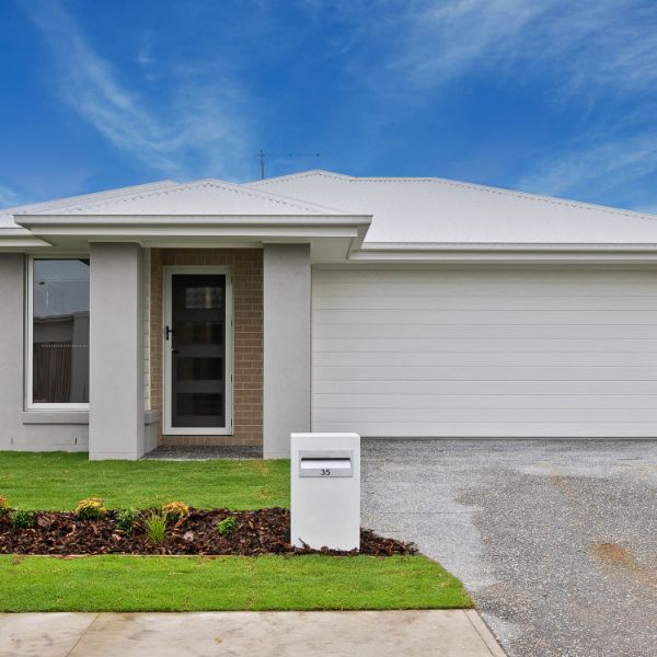 35 Napier Crescent, Banya - Photo 1