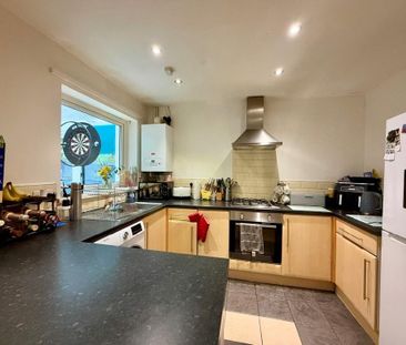 3 bedroom semi-detached house to rent - Photo 6