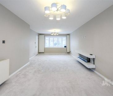 4 bedroom semi-detached house to rent - Photo 2