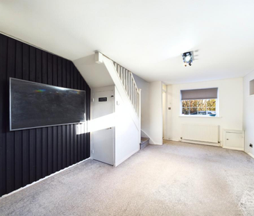 2 bedroom end of terrace house to rent - Photo 1