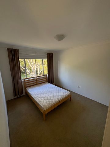 Willoughby - Photo 3