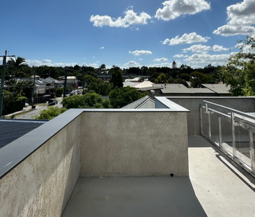 Unit 2, 120 Juliette Street, Greenslopes, QLD - Photo 1
