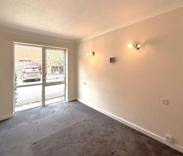 1 bedroom retirement property to rent - Photo 2