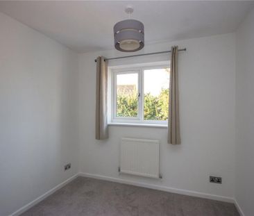 2 bedroom end of terrace house to rent - Photo 1