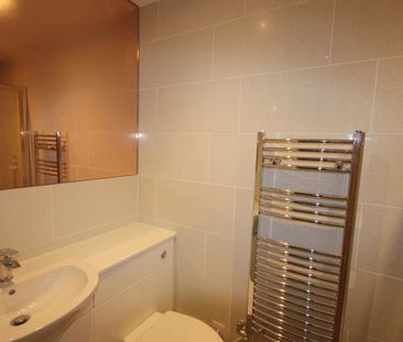 Lawrence Close, Guildford - 2 bedrooms Property for lettings - Seym... - Photo 2