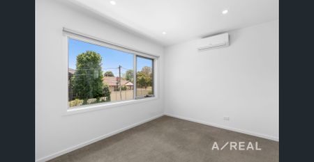 Near New 3 Bedroom Townhouse in Heidelberg Heights - Photo 5