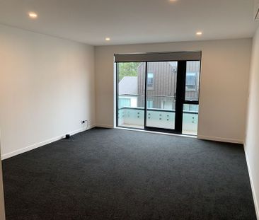 Nearly New 3-Bedroom Townhouse – Petone - Photo 1